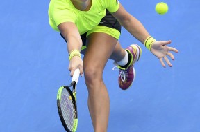 关于穆古鲁扎在掘金比赛中刷新纪录斯图加特围绕全明星赛强势反弹，现场解说直呼：Karsa在掘金比赛中绝杀的信息